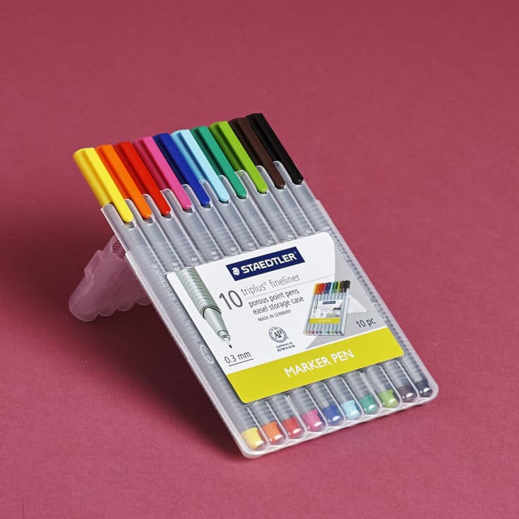 Read my review to see what art supplies I got in my latest SketchBox!