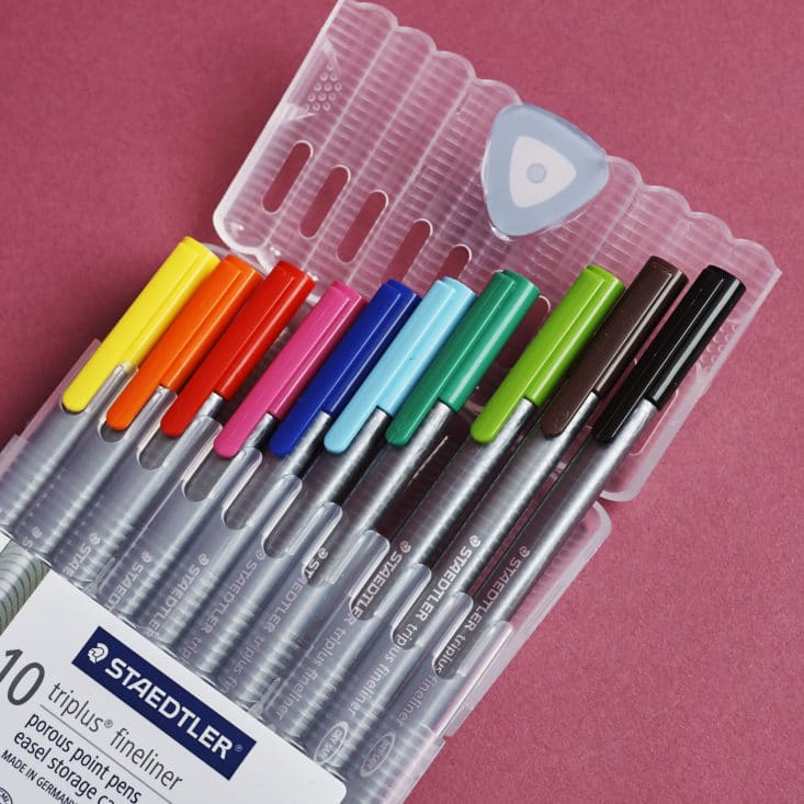 Read my review to see what art supplies I got in my latest SketchBox!