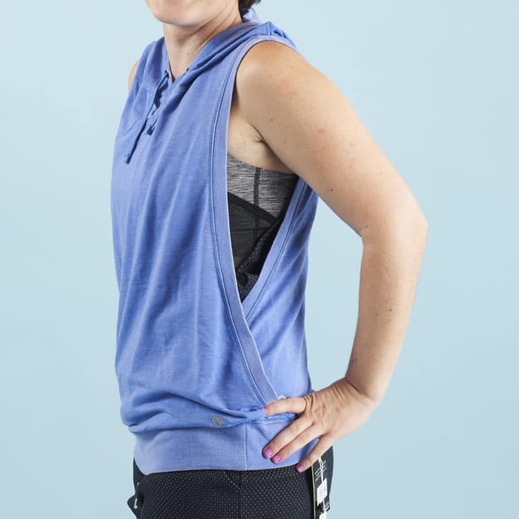 Check out the cute workout clothes in my August 2017 Wantable Fitness review!
