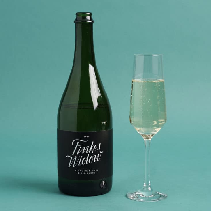 See the reds and whites I got in the July 2017 Winc wine subscription box!