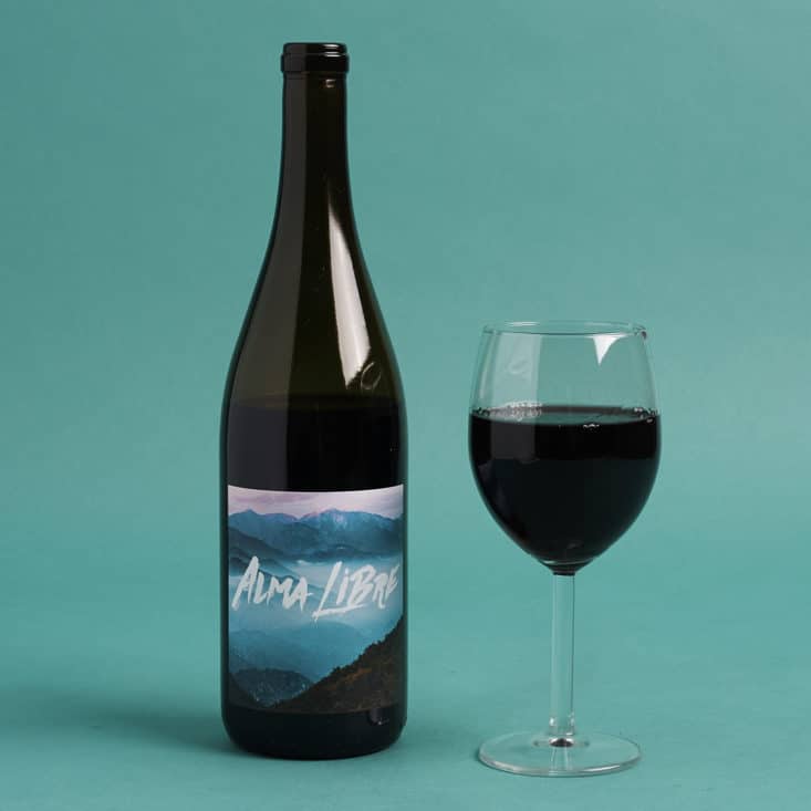 See the reds and whites I got in the July 2017 Winc wine subscription box!
