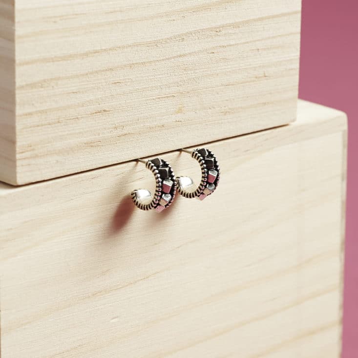 Check out my review of the jewelry I got in my June 2017 Bijoux Box subscription!