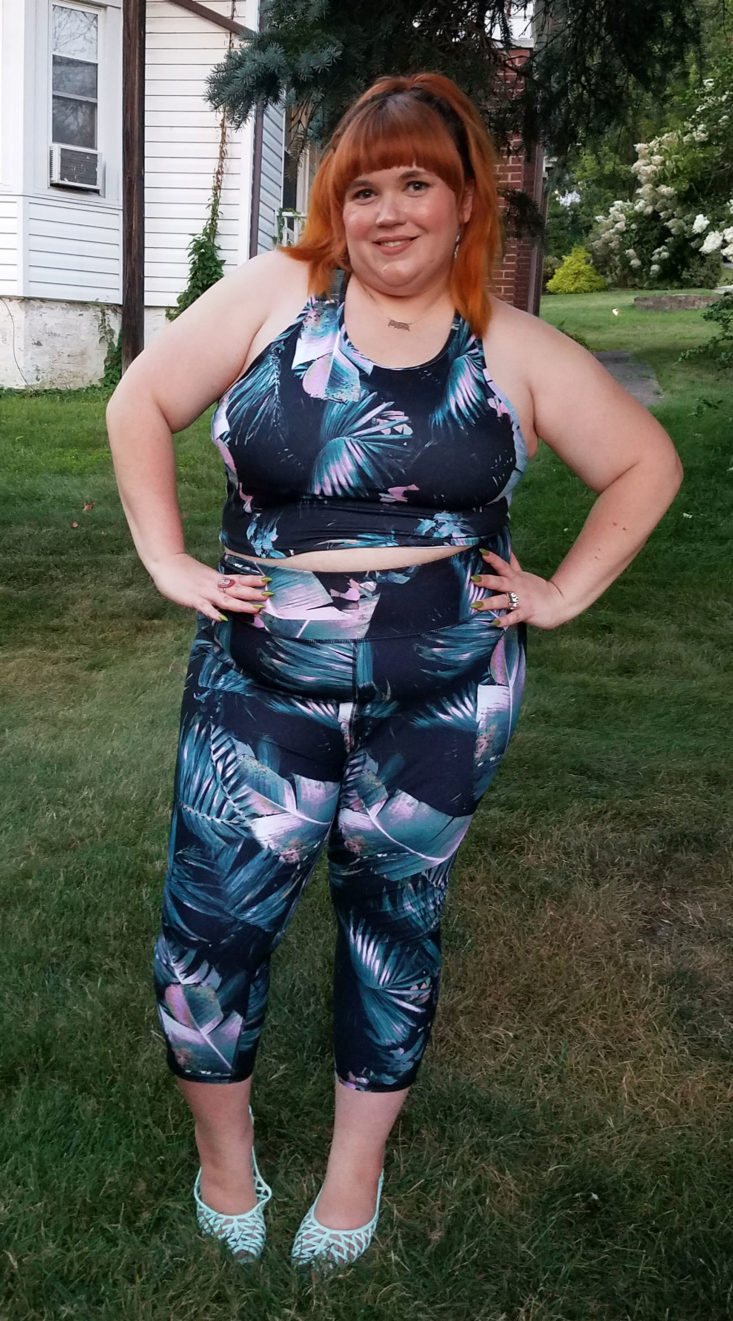 Fabletics Plus Size August 2017 Women's Fitness Clothing Subscription Box