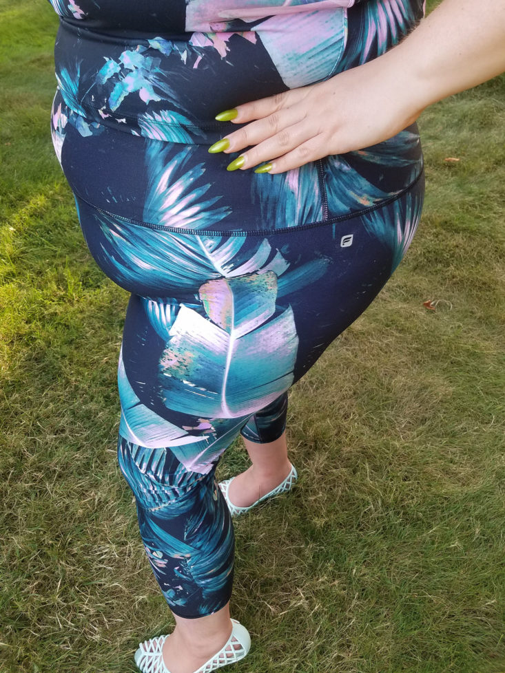 Fabletics Plus Size August 2017 Women's Fitness Clothing Subscription Box