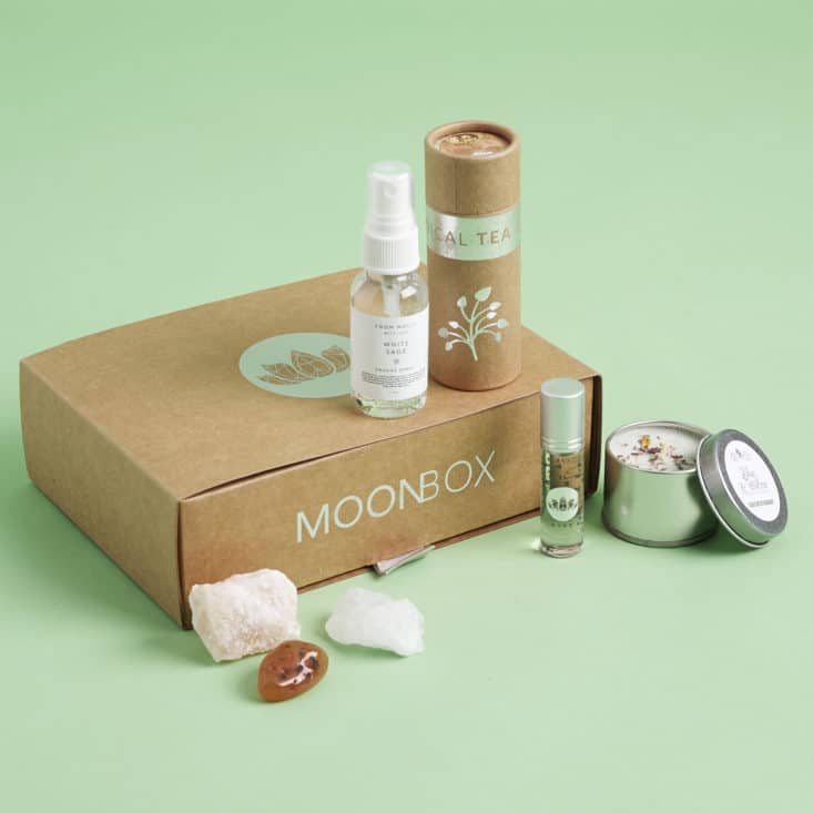 See the spiritual, natural, holistic items and crystals I got in my August 2017 MoonBox!