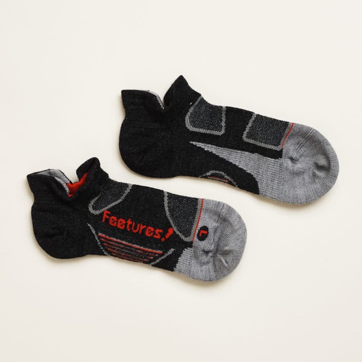 Runners World Box #004 Review, July 2017 - Feetures Socks