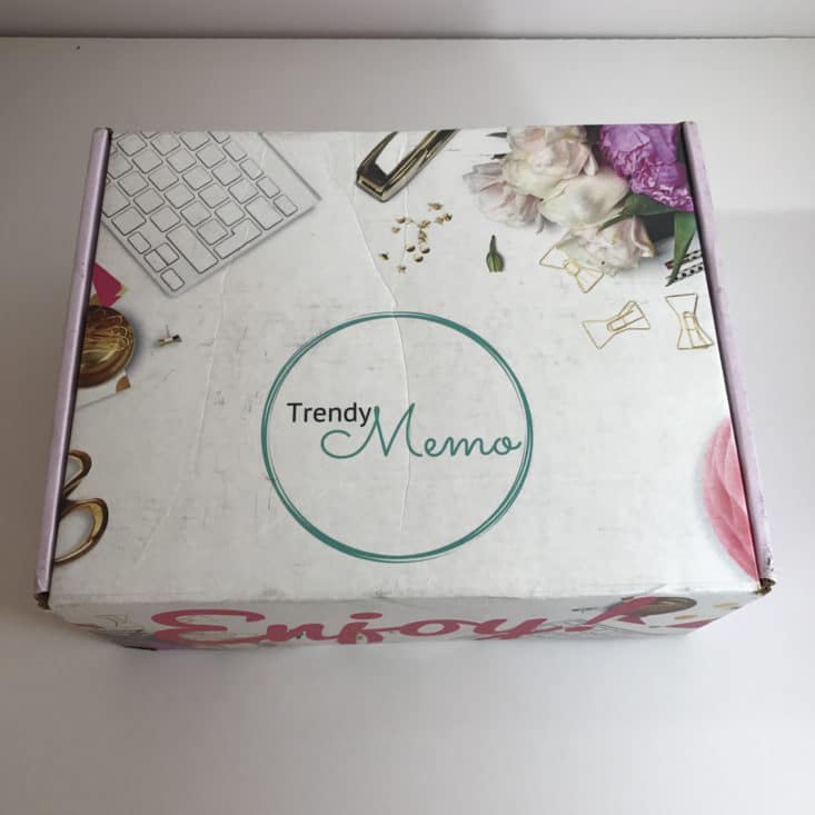 Trendy Memo August 2017 Women's Subscription Box