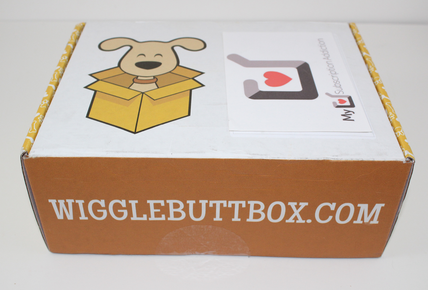 Wigglebutt Box Dog Subscription Review + Coupon – August 2017