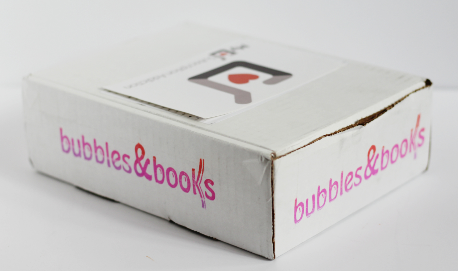 Bubbles & Books Subscription Box Review + Coupon – September 2017