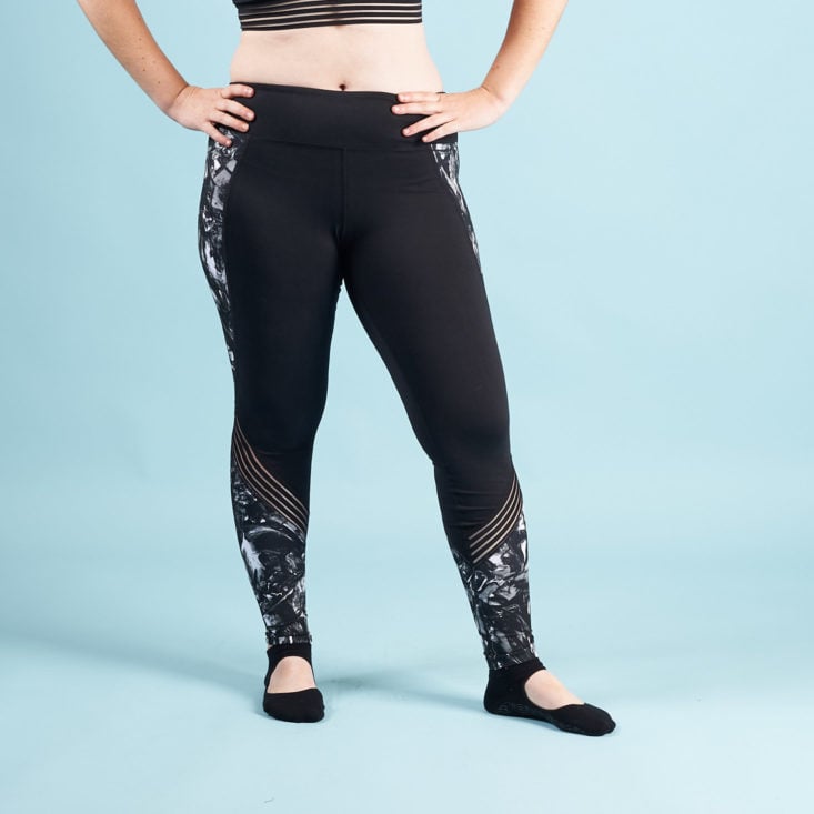 See what workout outfit and fitness gear I got in the September Ellie box!See what workout outfit and fitness gear I got in the September Ellie box!