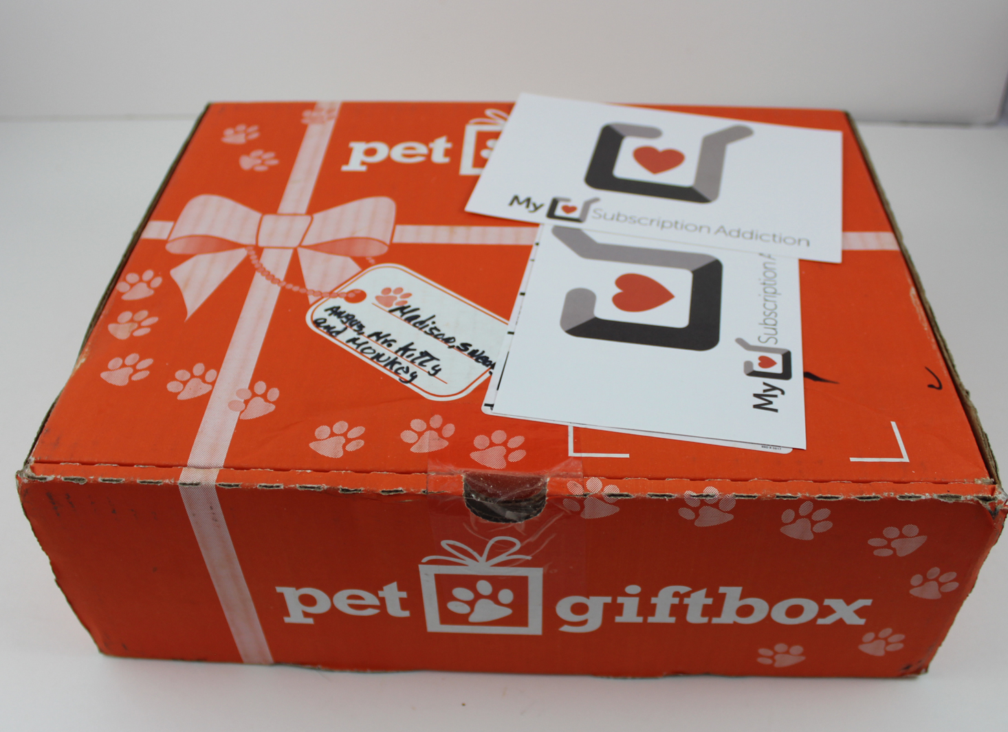 Pet GiftBox Cat Subscription Review + Coupon – September 2017