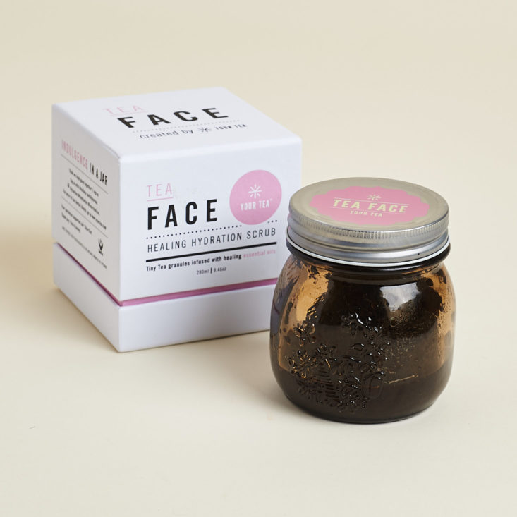 Check out the fitness and wellness products in the new Quarterly Co. box by Bianca Jade!