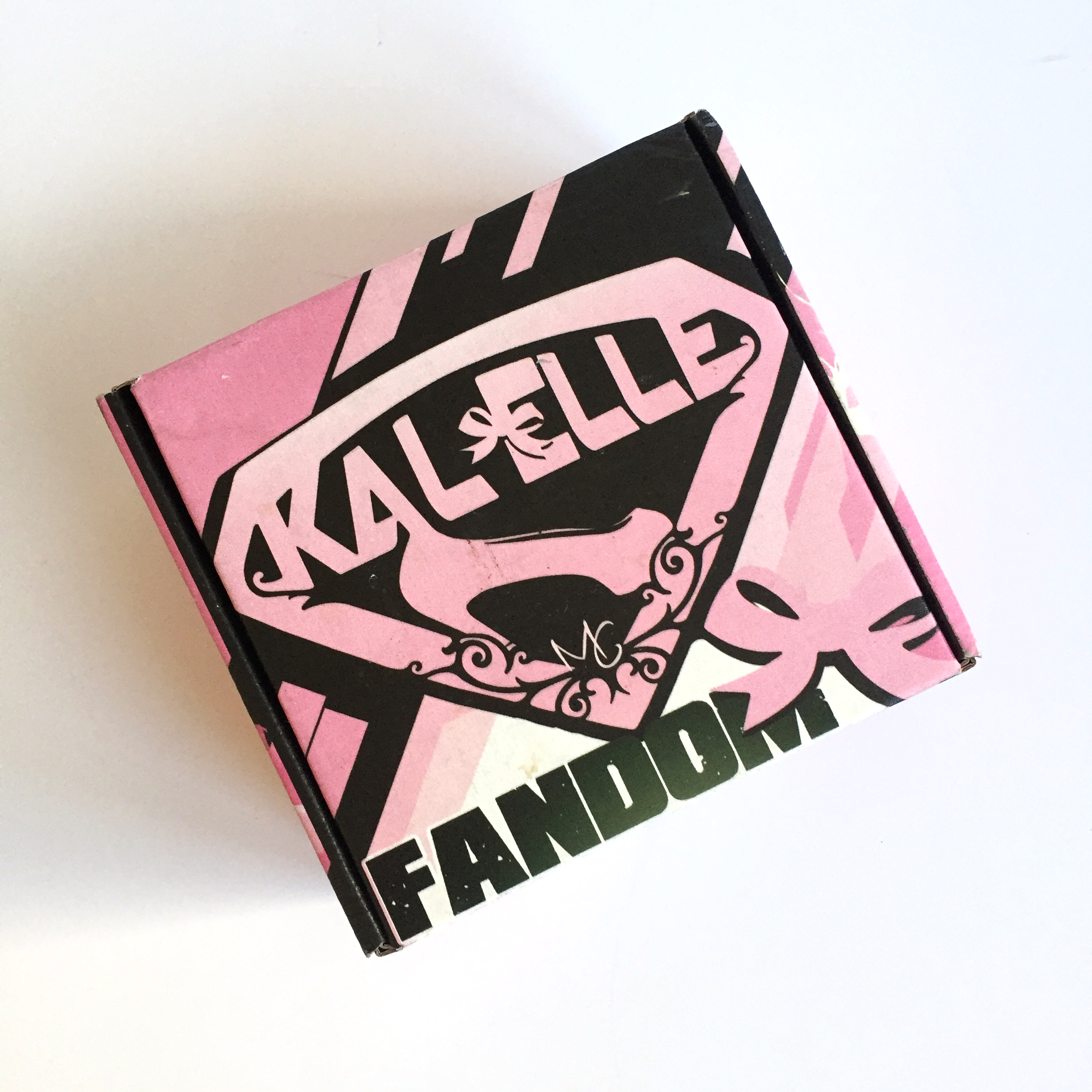 Kal-Elle Fandom Monthly Box Review + Coupon – October 2017