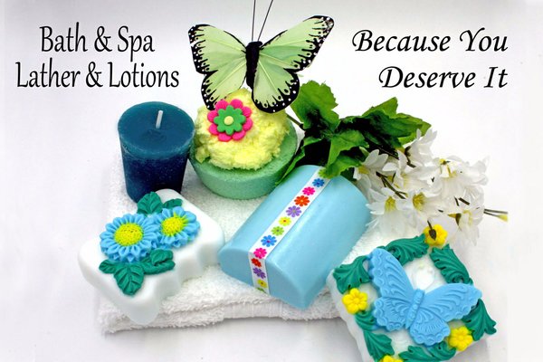 Bath & Spa Lather & Lotions Box Black Friday Deal – $10 Off!