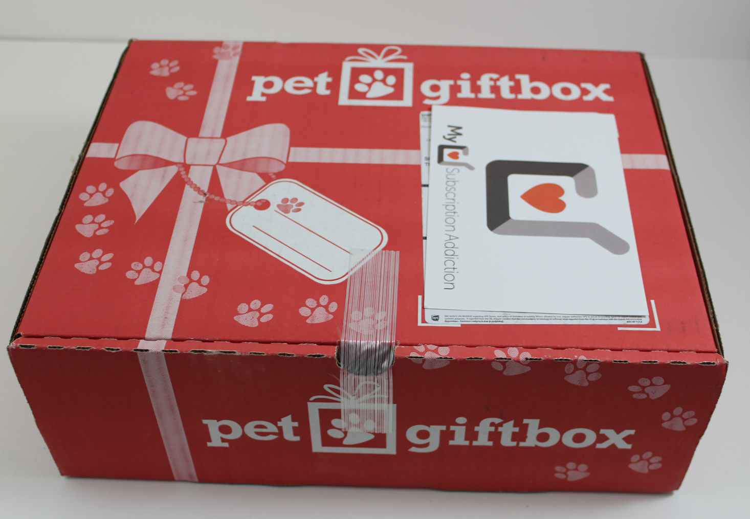 Pet GiftBox Cat Subscription Review + Coupon – December 2017