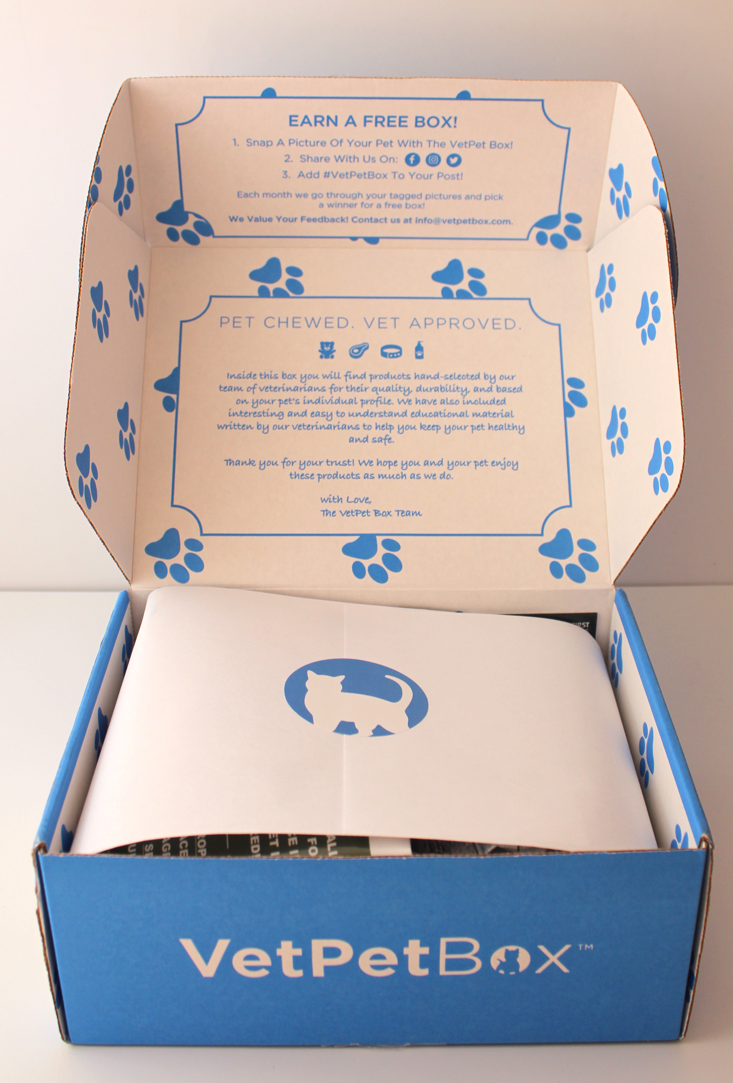 VetPet Box Cat Subscription Review + Coupon – April 2018