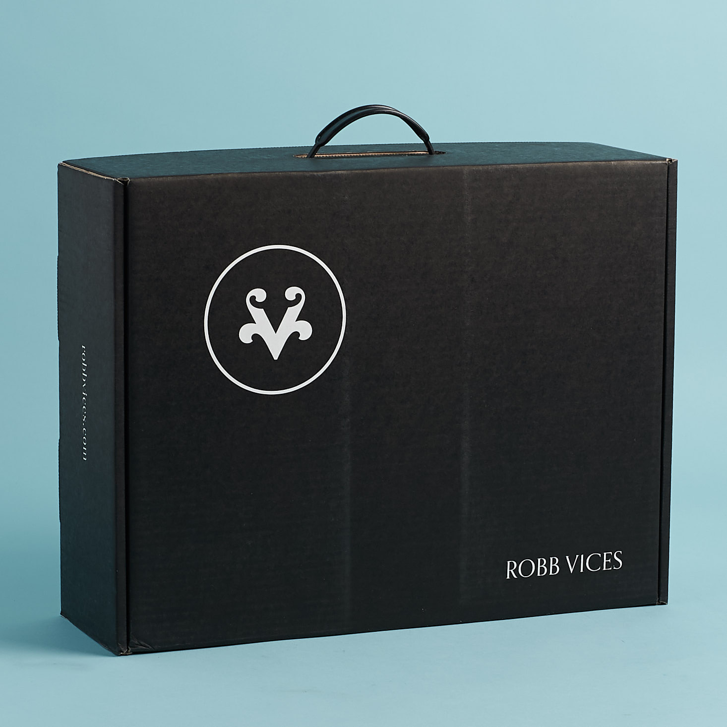 Robb Vices “Ultimate Survival Kit” Subscription Box Review – June 2018