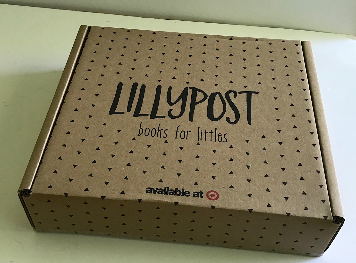 Lillypost Mixed Book Box Review – August 2018