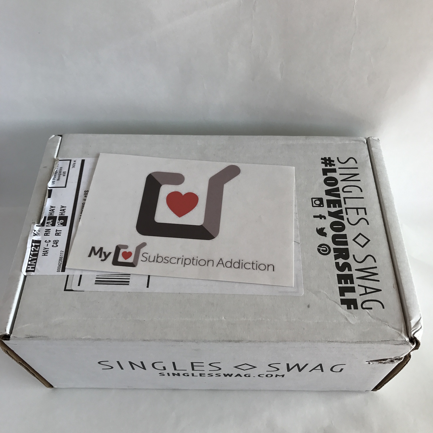 SinglesSwag Subscription Box Review + Coupon – September 2018