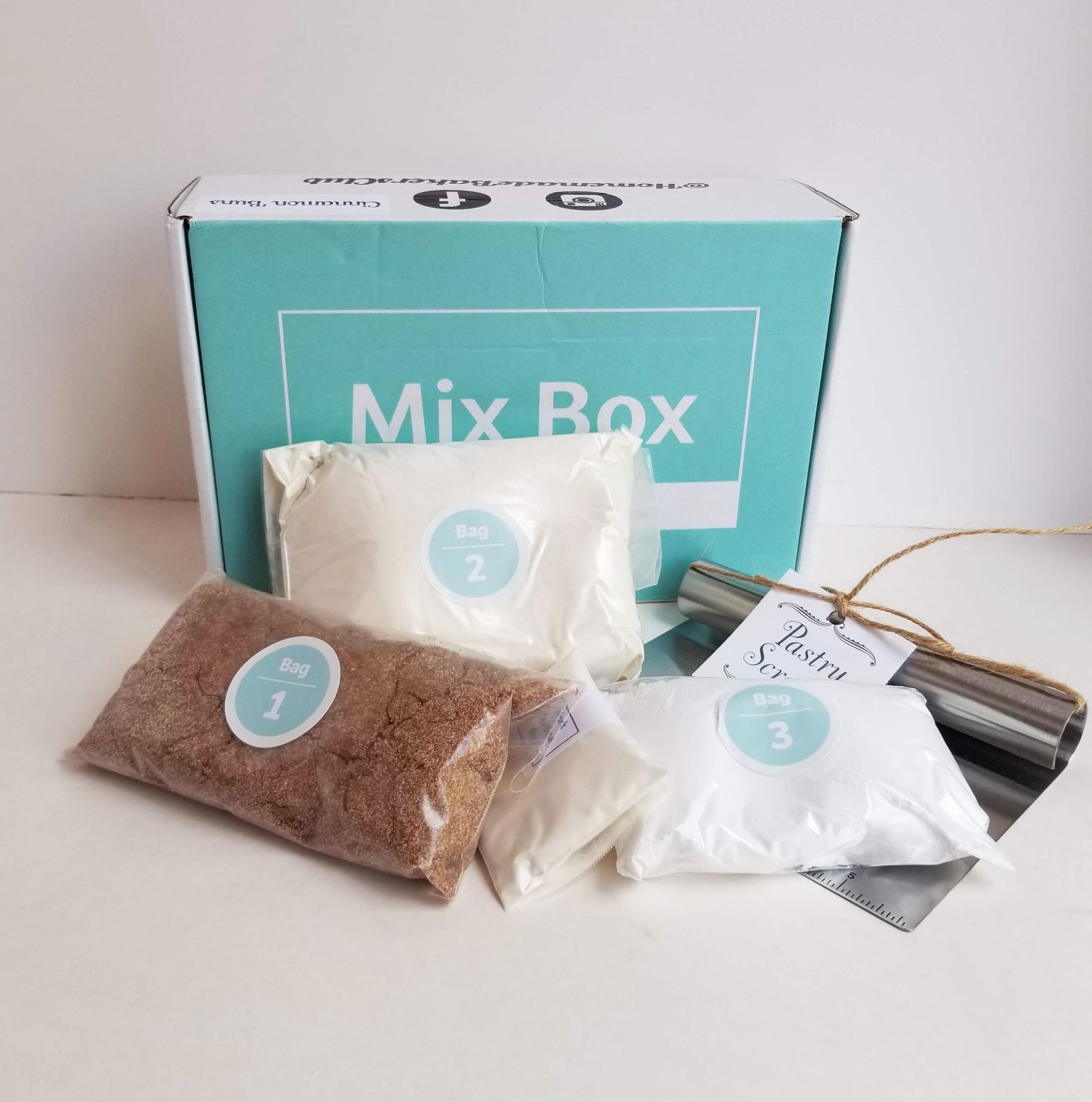 Mix Box by Homemade Bakers Review – Cinnamon Roll