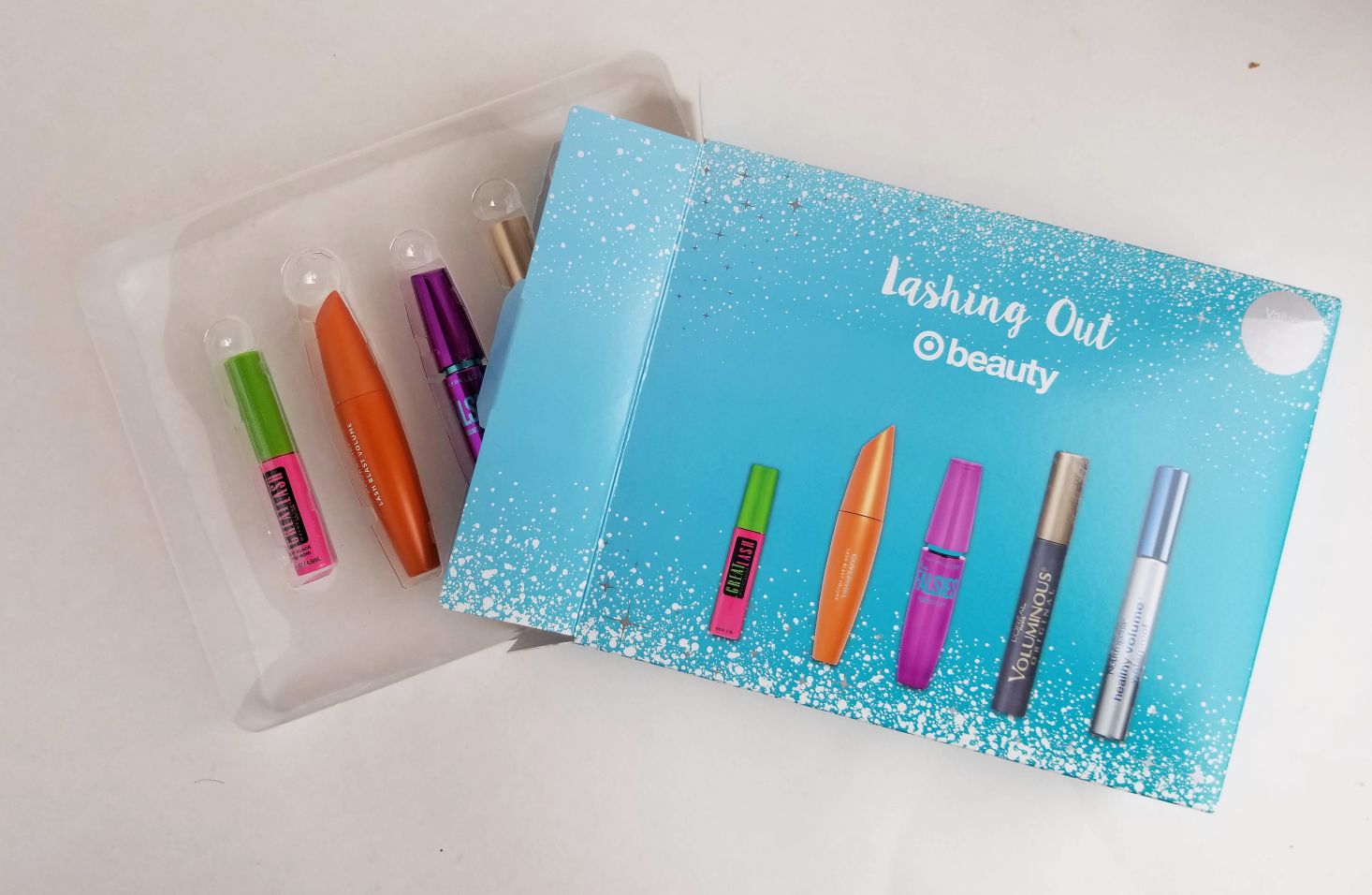 Target “Lashing Out” Beauty Box Review – Holiday 2018