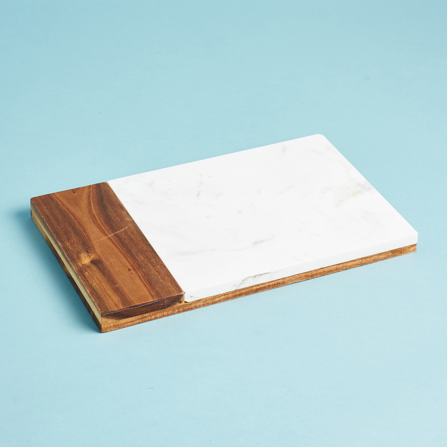 medium wood and whie marble cheeseboard