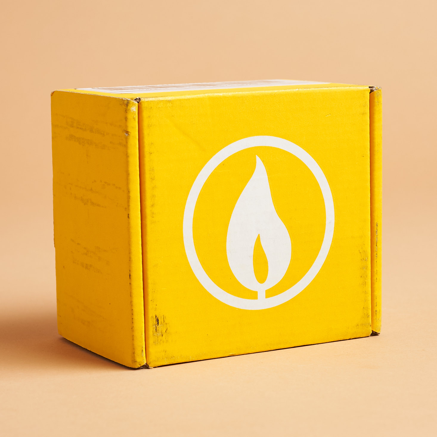 Vellabox Candle Subscription “Ignis” Review + Coupon – March 2019