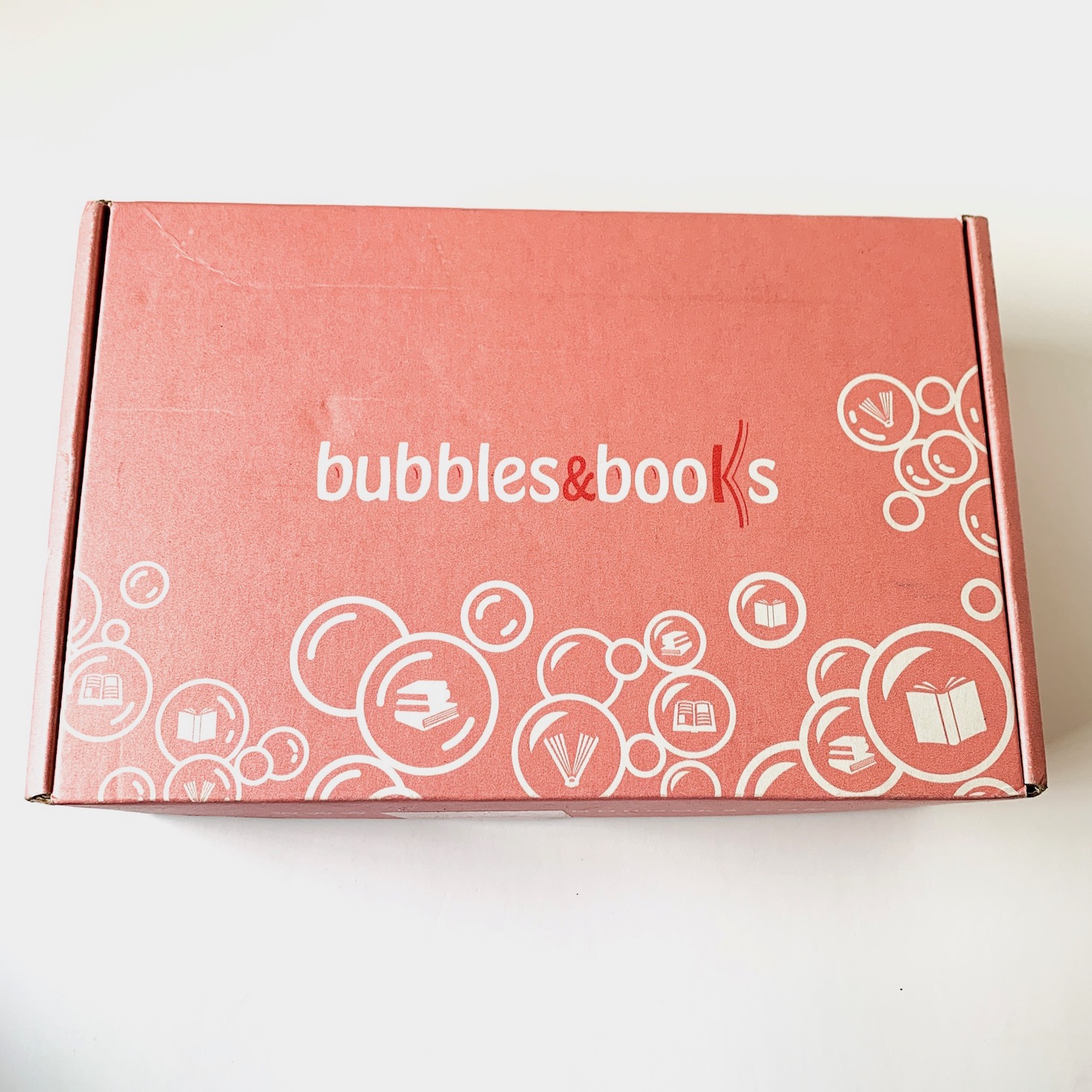 Bubbles & Books Subscription Review + Coupon – March 2019