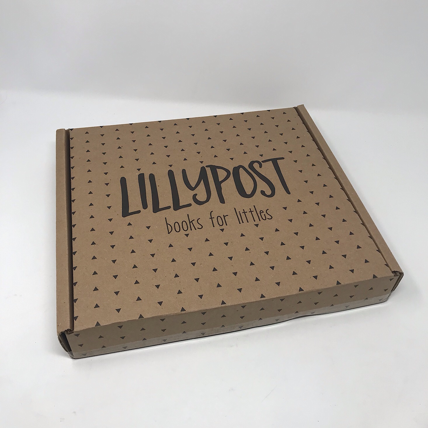 Lillypost Mixed Book Box Review – May 2019