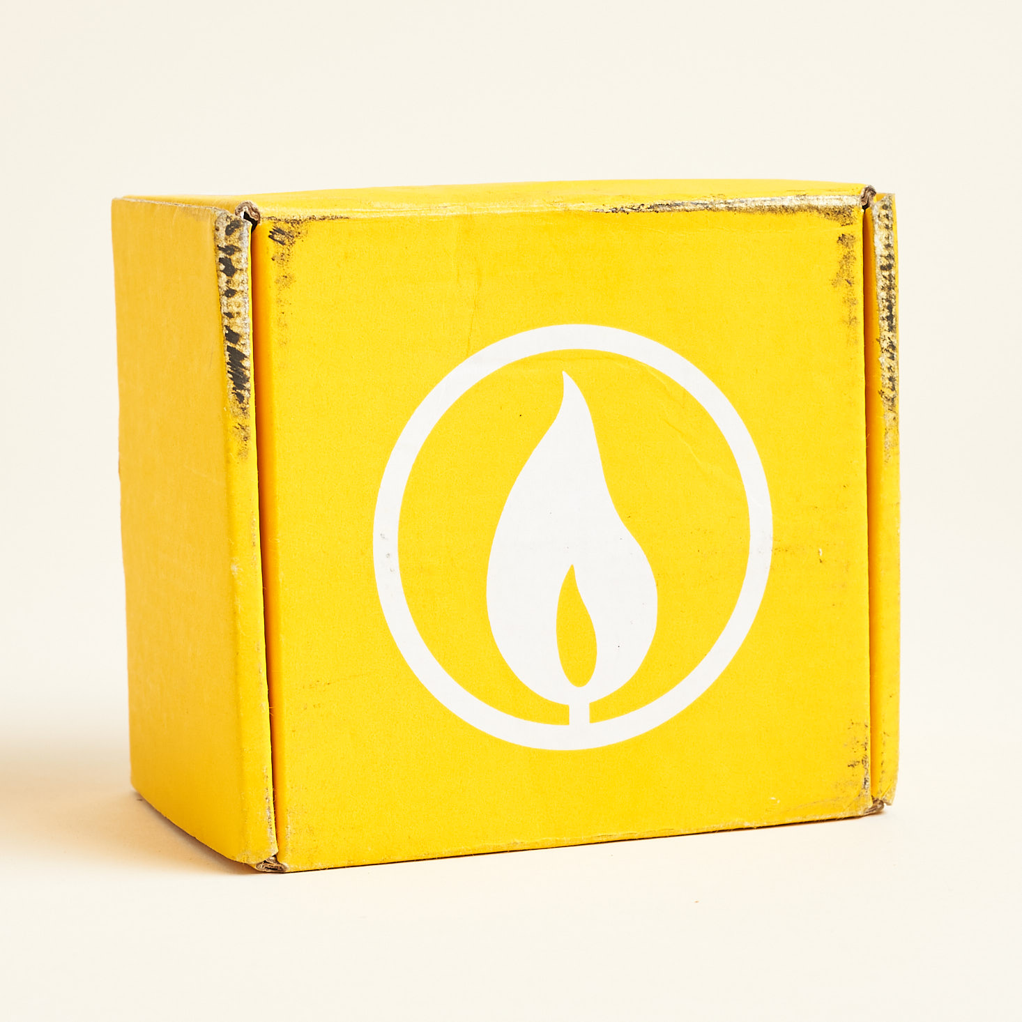 Vellabox Candle Subscription “Ignis” Review + Coupon – May 2019
