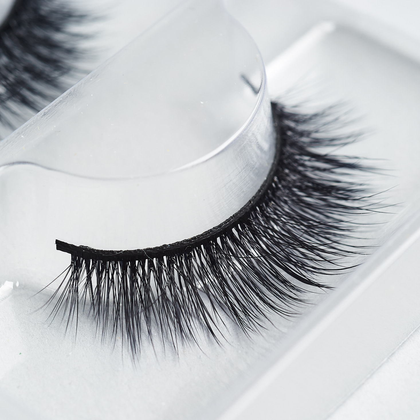 close up of Battington False Lashes in "Harlow 3D"