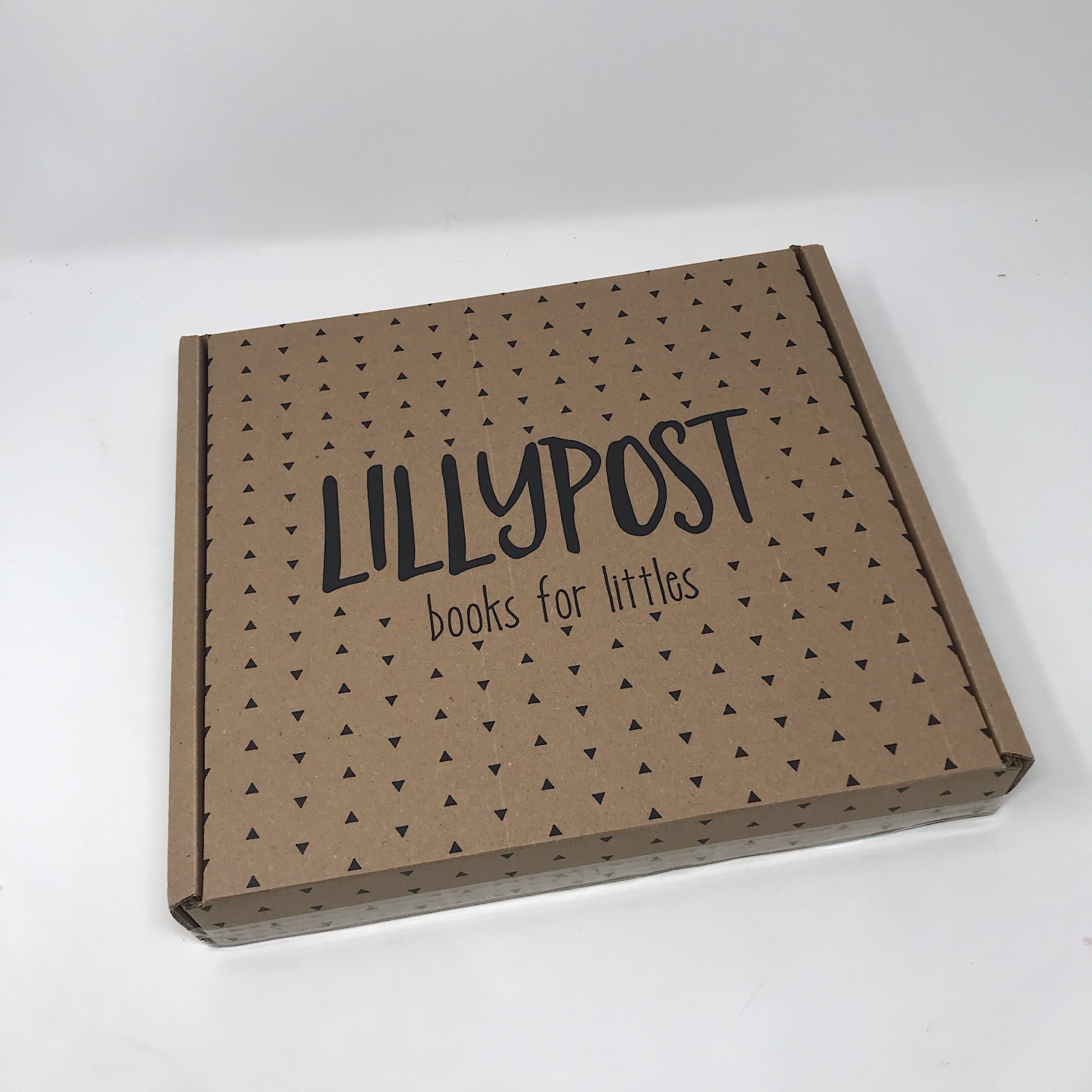 Lillypost Mixed Book Box Review – July 2019