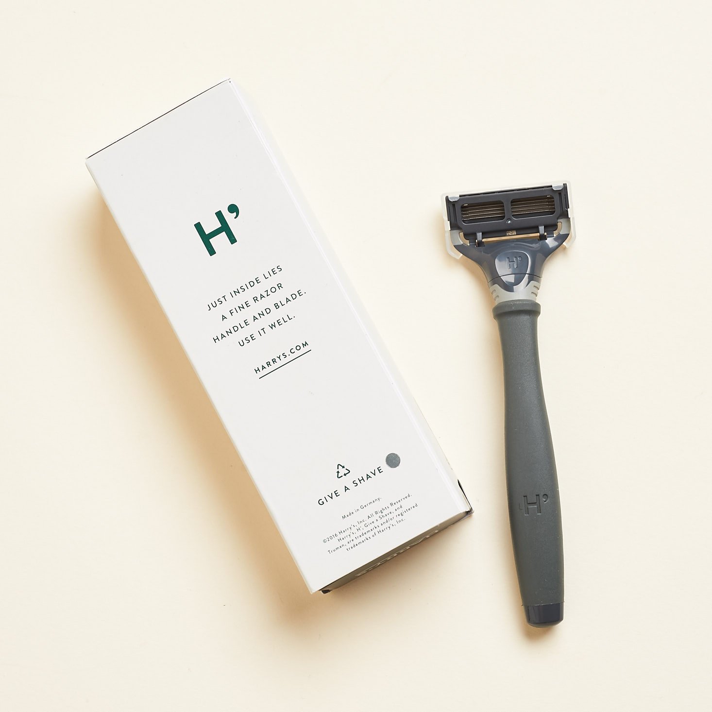 harry razor and packaging