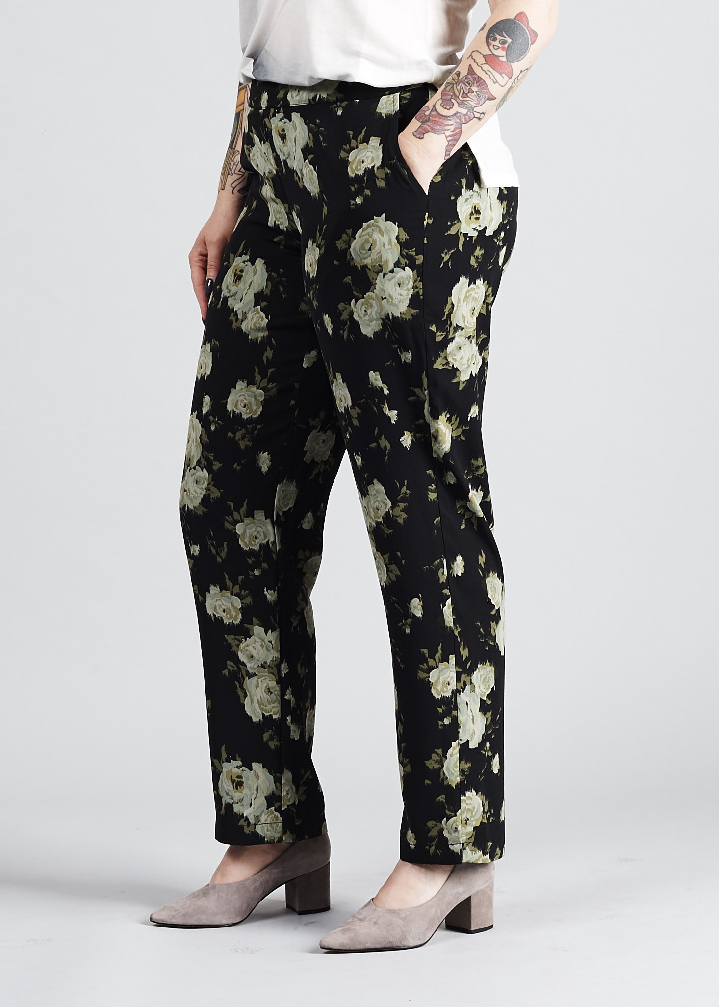 Noir Floral Pants on Marne