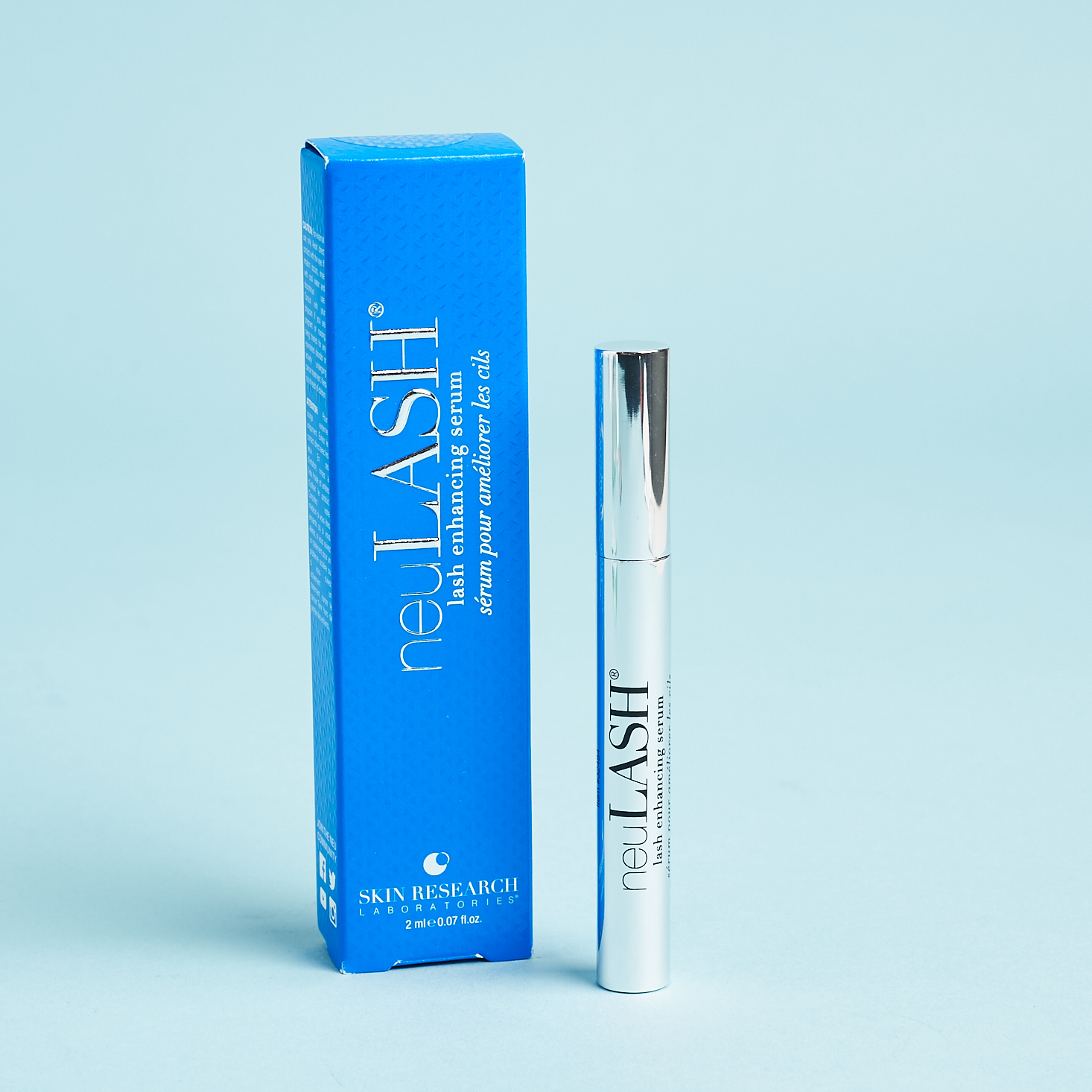 lash serum in silver tube