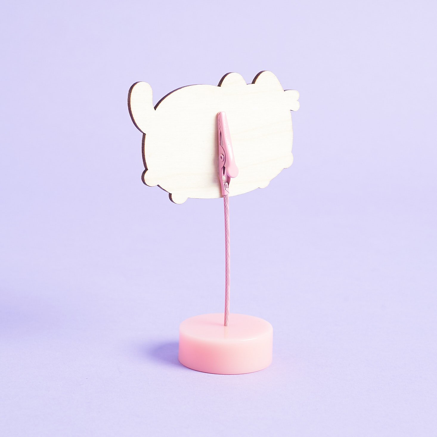 back of Pusheen Photo Holder showing clip