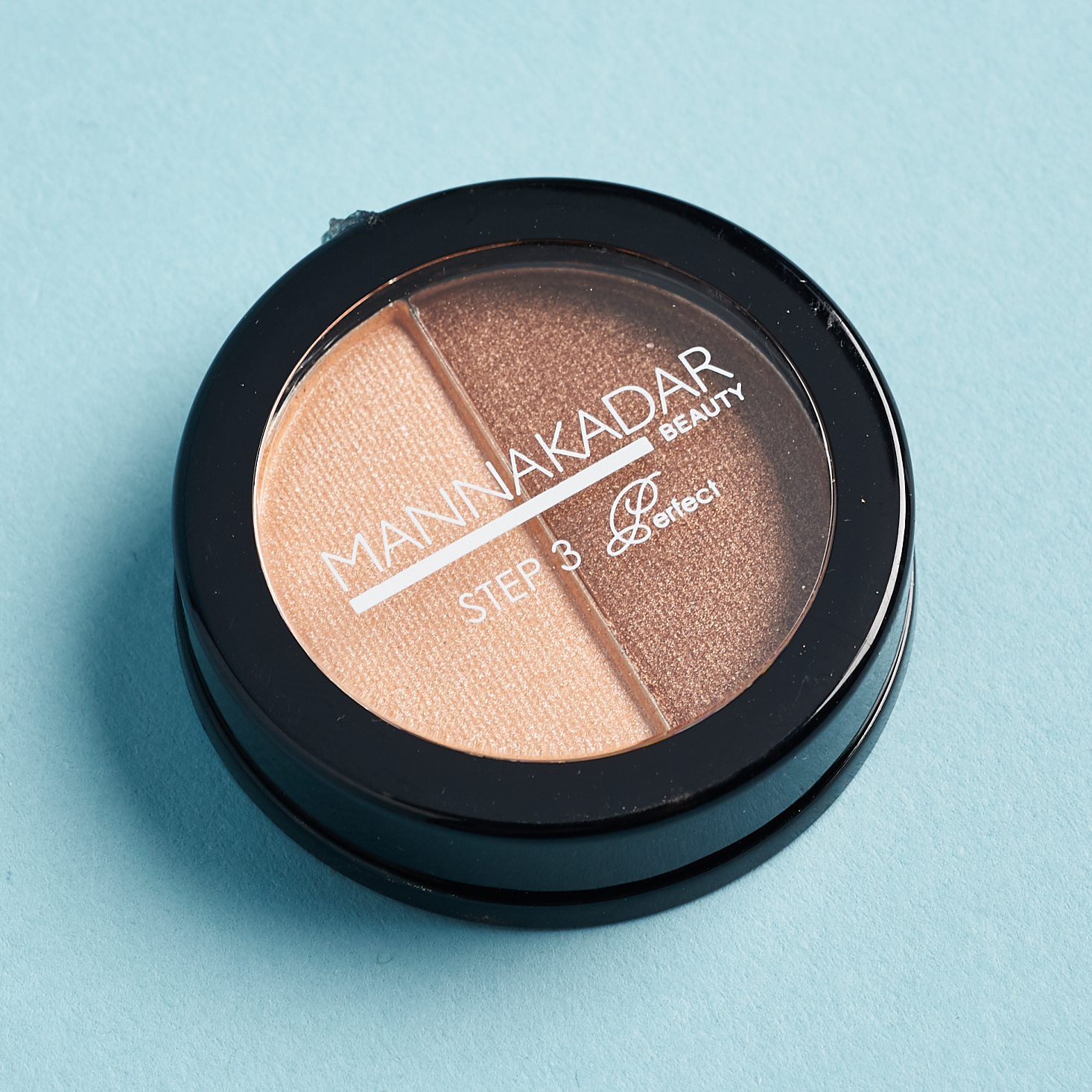 Manna Kadar radiance bronzer/highlighter duo