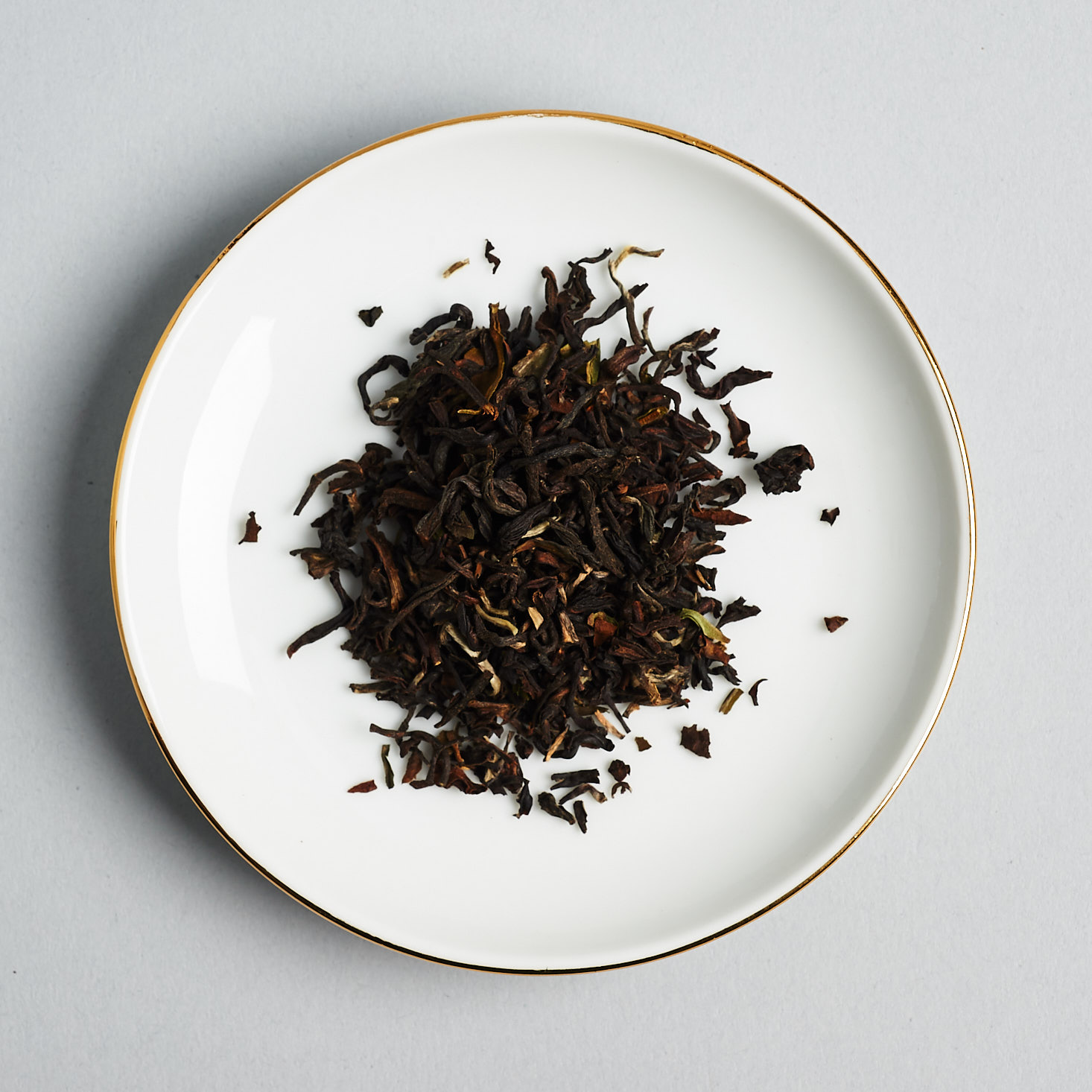 black summer tea loose in dish