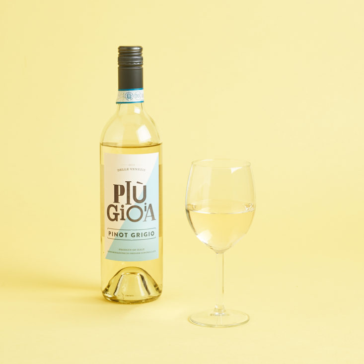 2018 piu gioia pinot grigio pictured to the left, with a poured glass off to the right