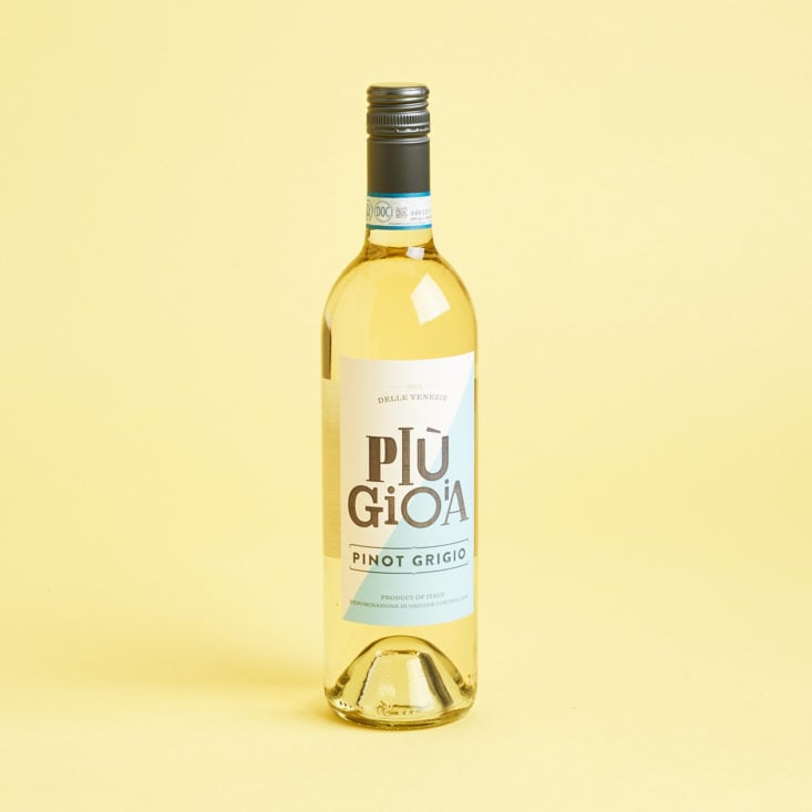 2018 piu gioia pinot grigio pictured solo with a blue-and-white geometric label and a funky font