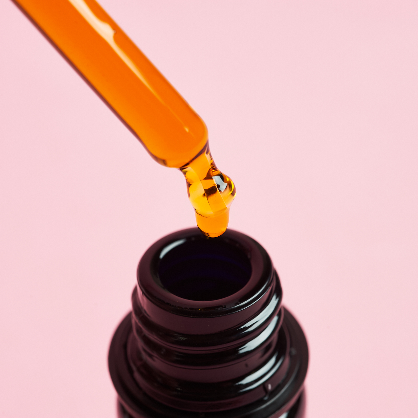 close up of dropper for Laurel Skin Sun Serum