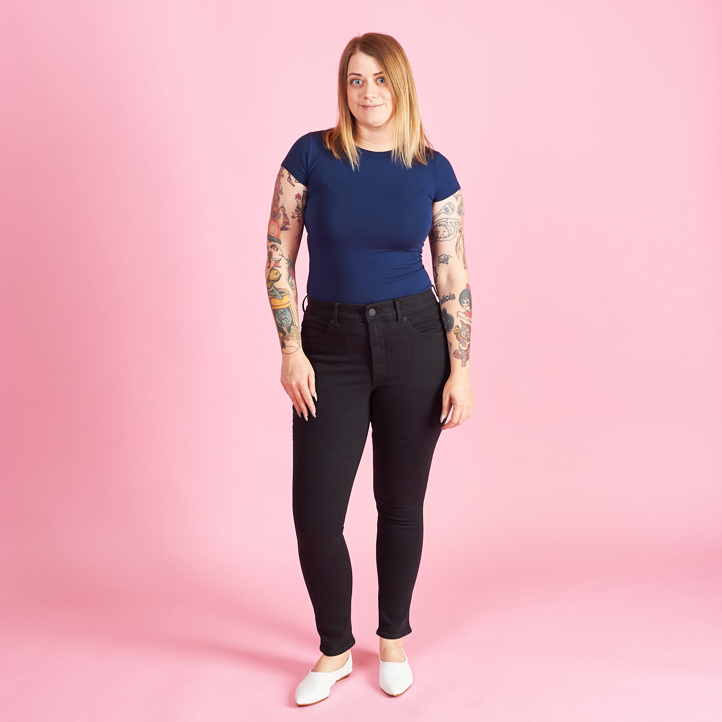 Marne in Fitted Crew Neck Tee in Dark Blue & High Waisted Denim Perfect Ankle Leggings in Pitch Black