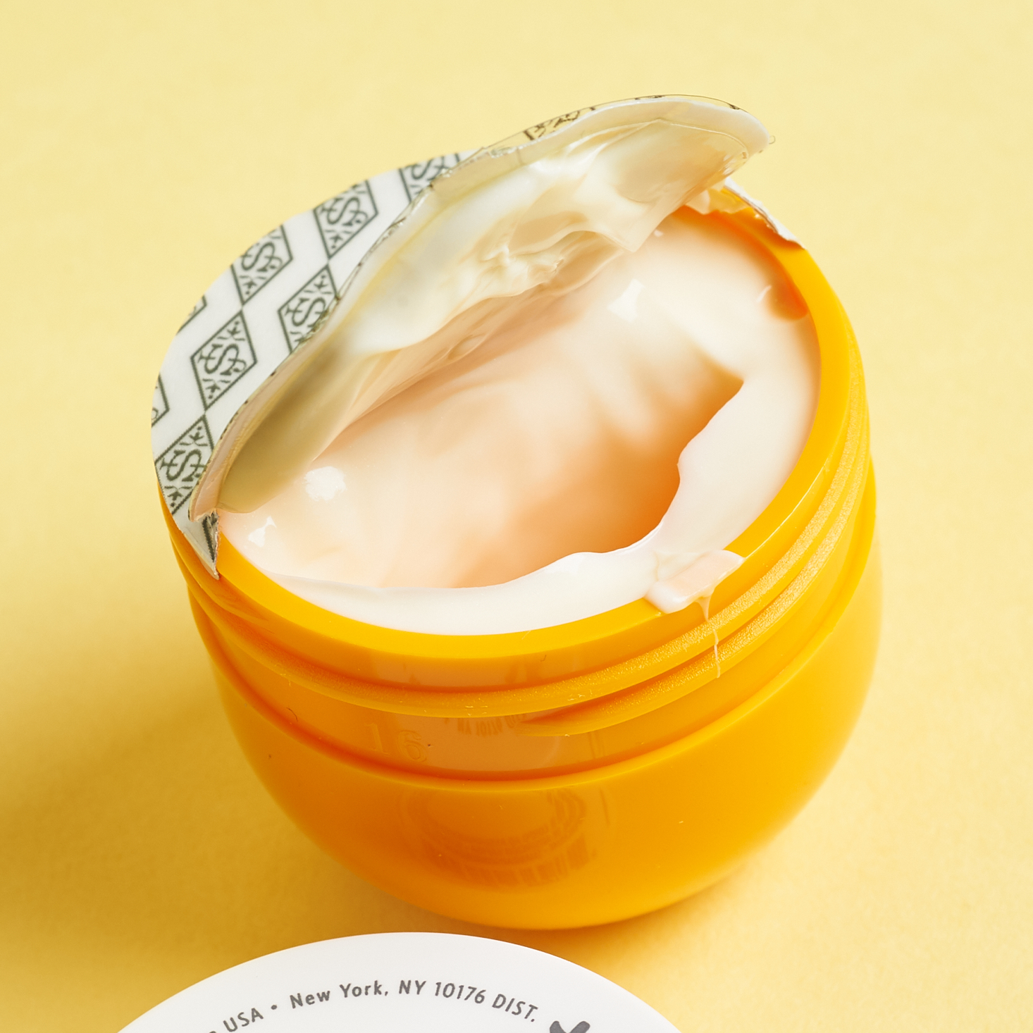 open tub of SOL DE JANEIRO Brazilian Bum Bum Cream