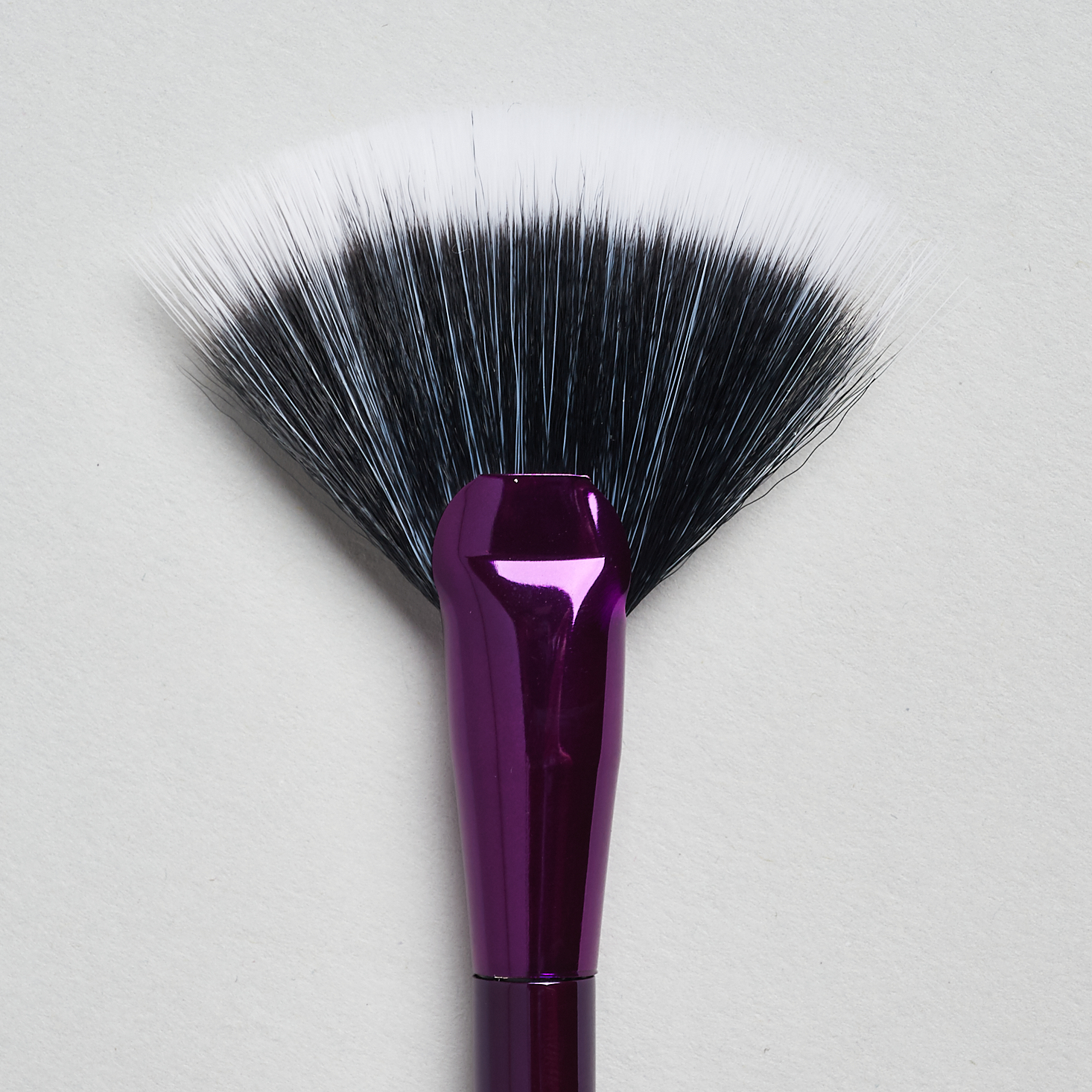 close up of tarte Rainforest of the Sea Highlighting Fan Brush bristles