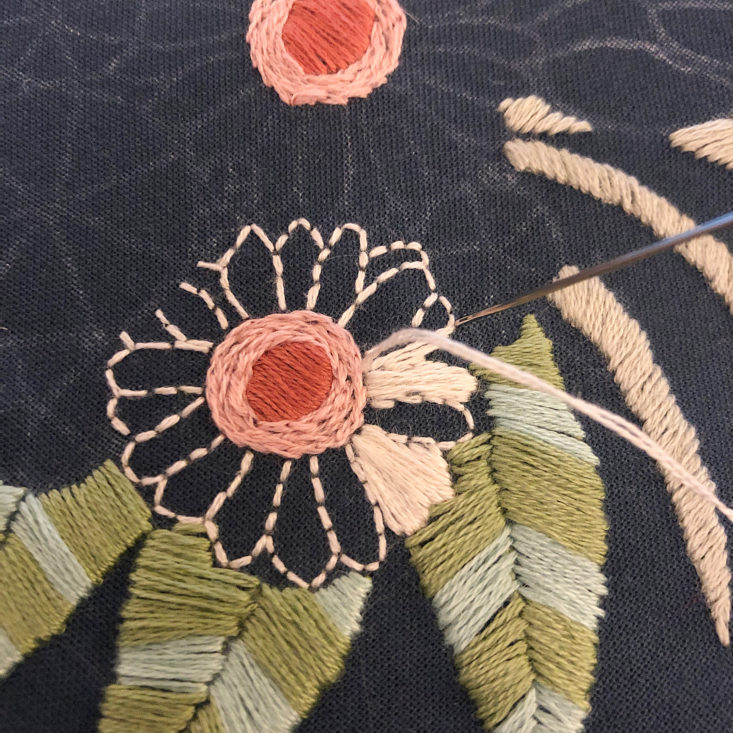 Bluprint Embroidery Fall 2019 daisy 2