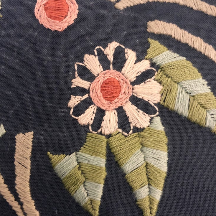 Bluprint Embroidery Fall 2019 daisy 3