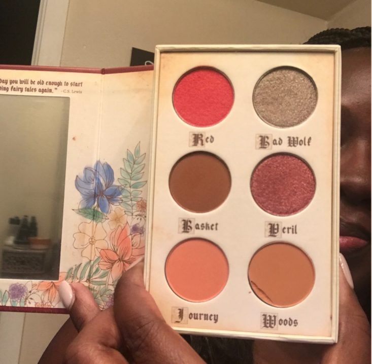 Boxycharm Tutorial December 2019 - Holding Up The Story Book Mini Palette