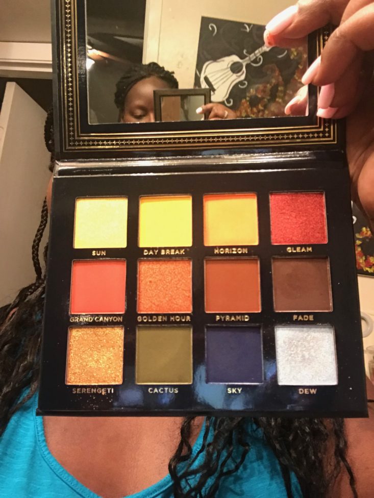 Boxycharm Tutorial January 2020 - Holding Up Eyeshadow Palette