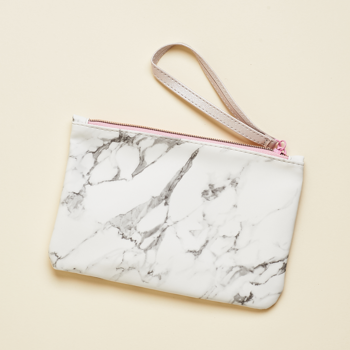 solid marble reverse on wristlet