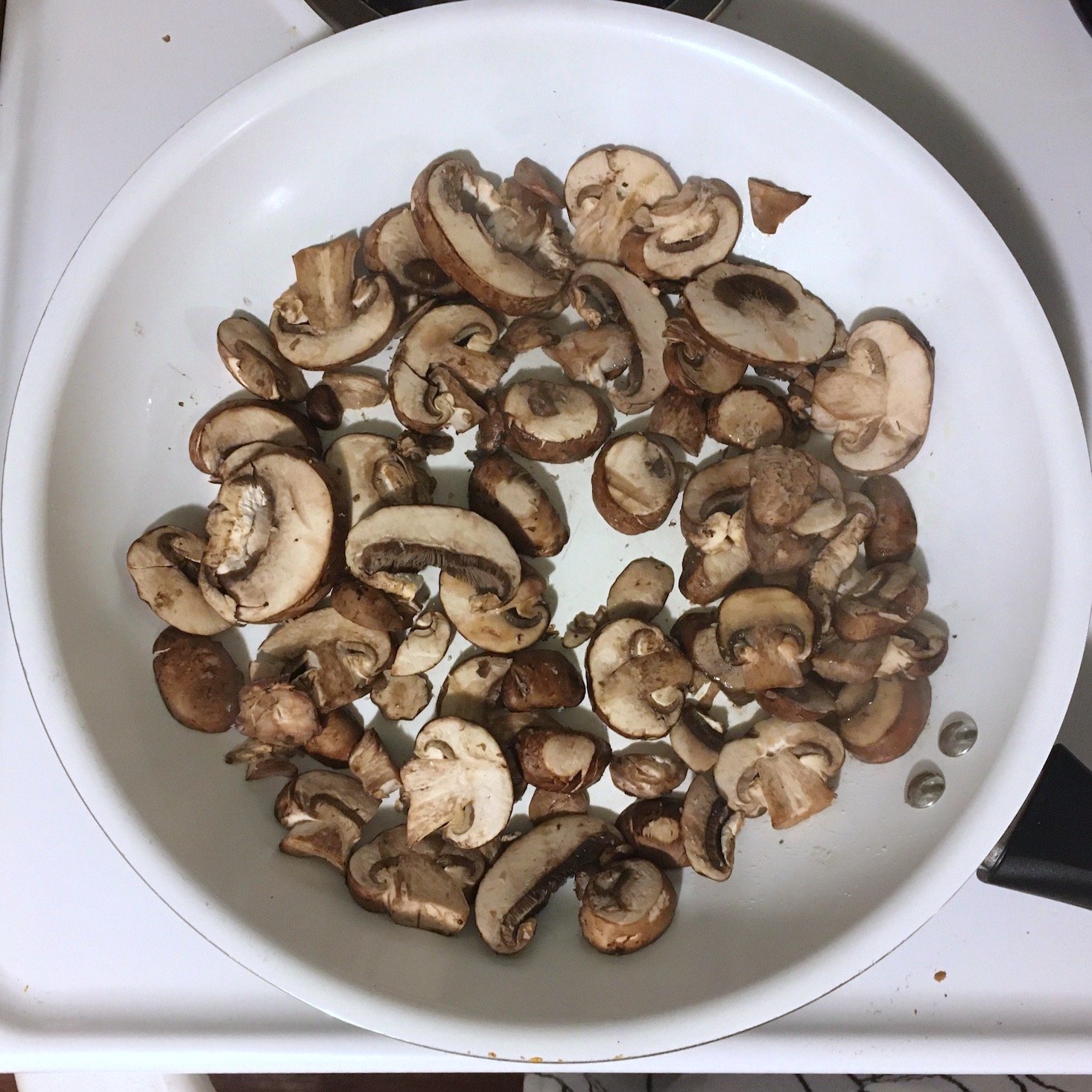 Home Chef February 2020 - italian stuffed mushroom pasta mushrooms in pan